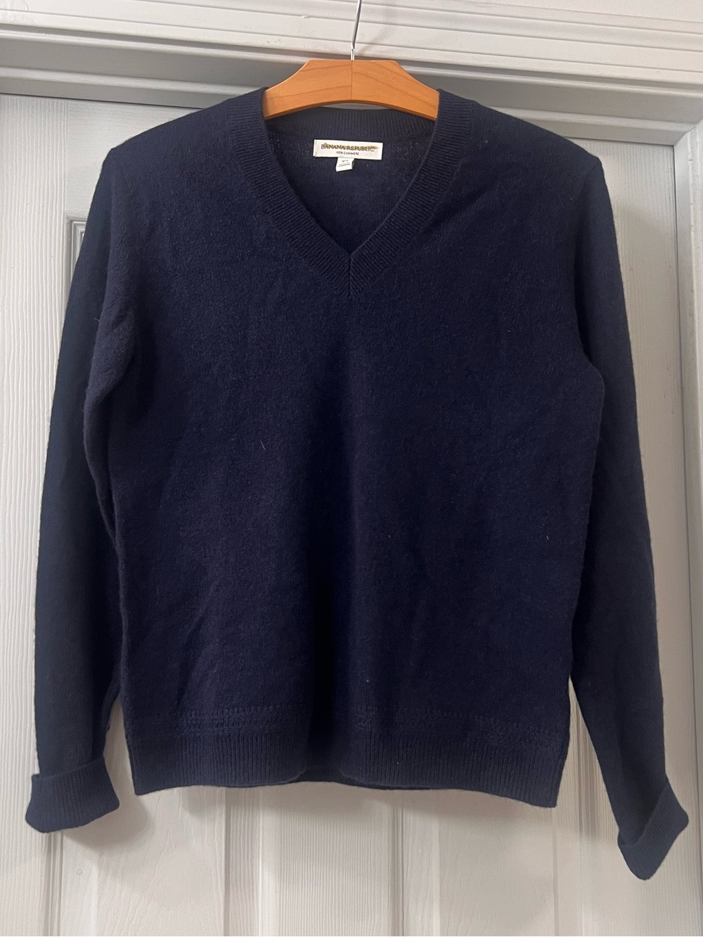 Banana Republic Long Sleeve Navy Blue V-Neck Cashmere Sweater Sz XS NWOT